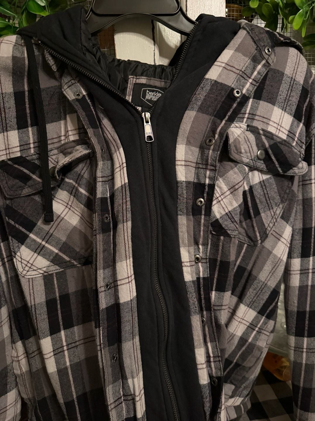 Berkley Jensen Hooded Flannel Jacket Size M Black White Plaid Quilted 6