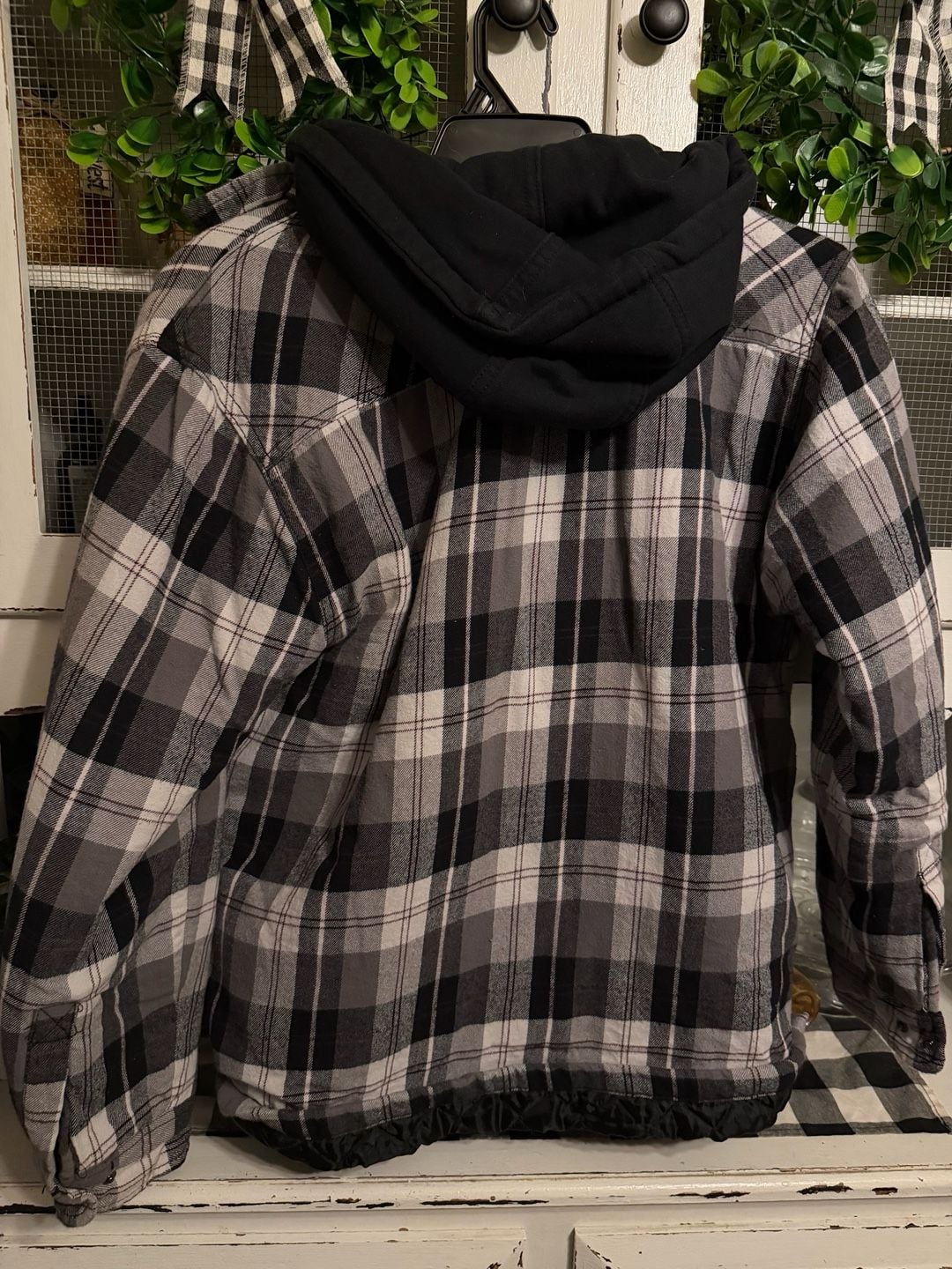 Berkley Jensen Hooded Flannel Jacket Size M Black White Plaid Quilted 8