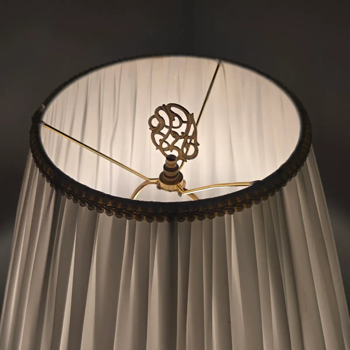 Vintage Brass Urn Table Lamp with Pleated Shade 4