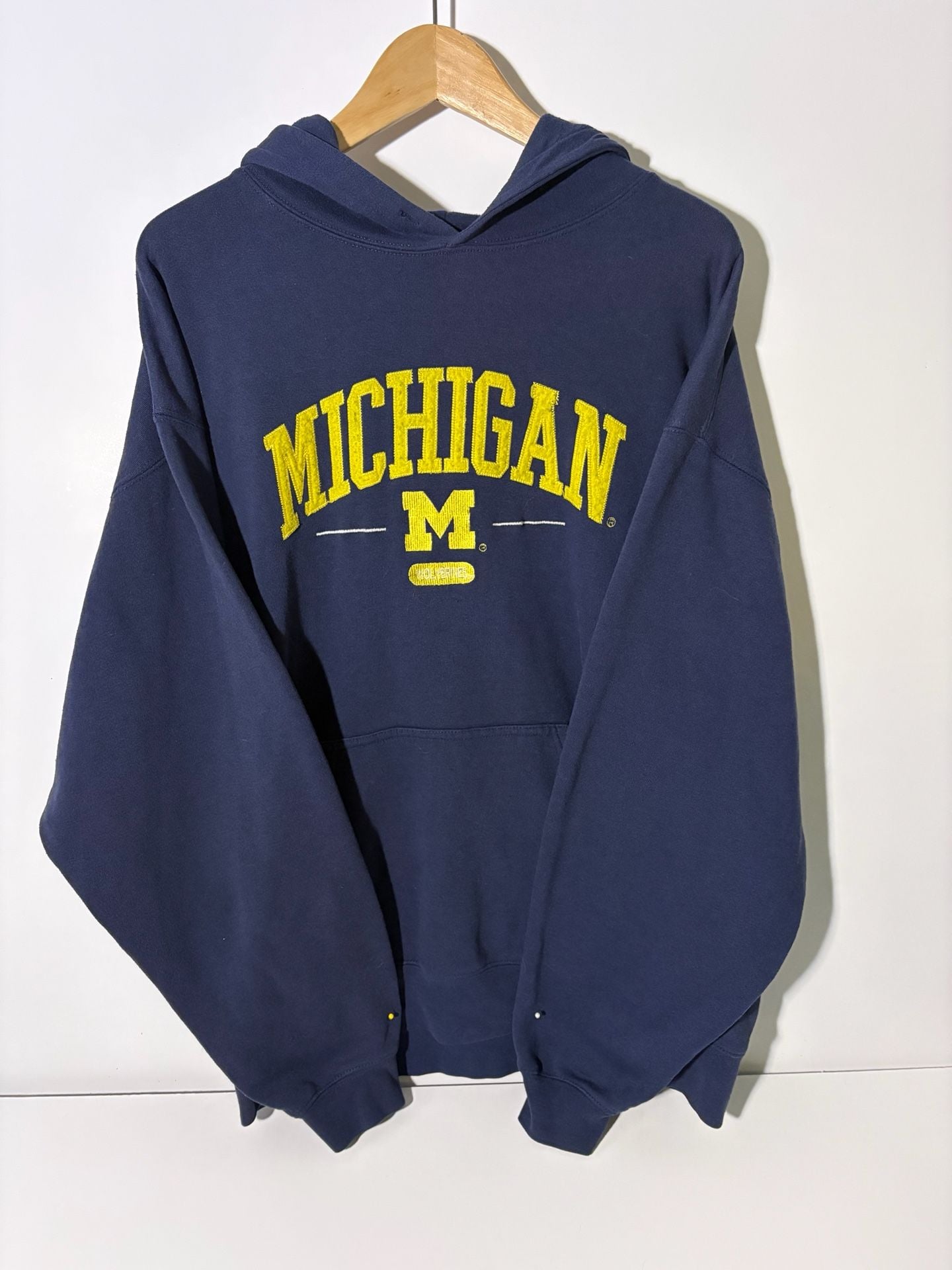 J. America Michigan Wolverines Hoodie Size XL Navy Blue Embroidered 2