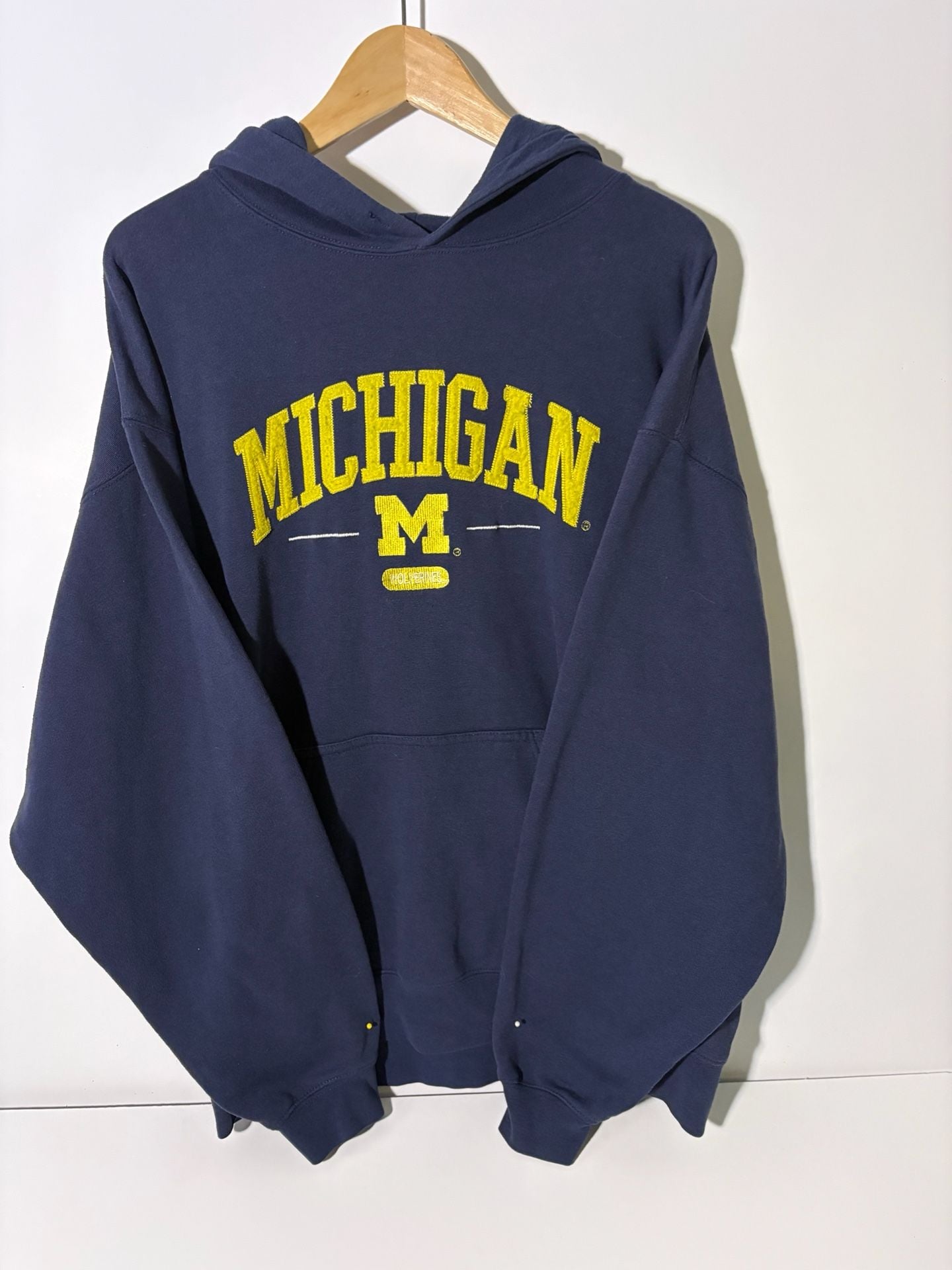 J. America Michigan Wolverines Hoodie Size XL Navy Blue Embroidered 3