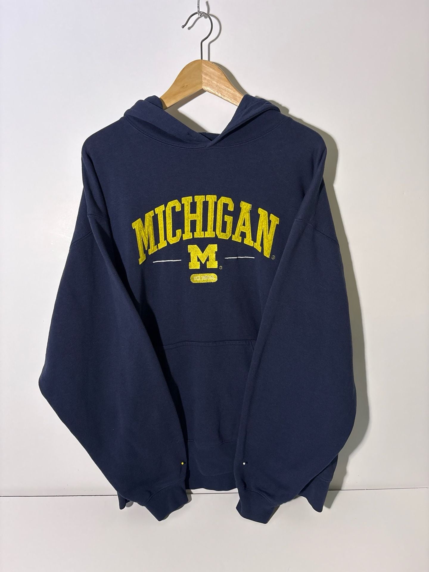J. America Michigan Wolverines Hoodie Size XL Navy Blue Embroidered 4