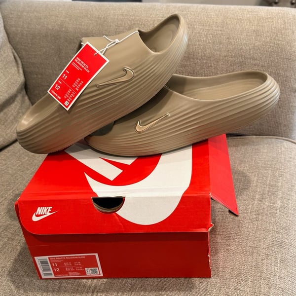 Nike ReactX Rejuven8 Slide Size 11 Khaki