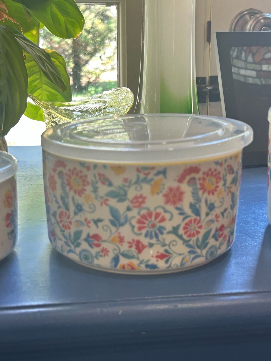 The Pioneer Woman Mazie 6-Piece Round Ceramic Bowl Set With Lids 3