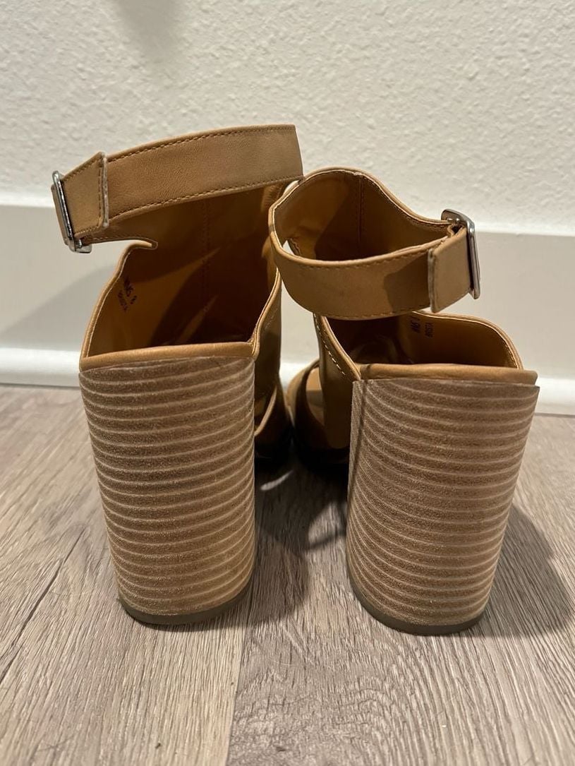 Dolce Vita Brista Heels Size 8 Tan Open Toe Ankle Booties 3