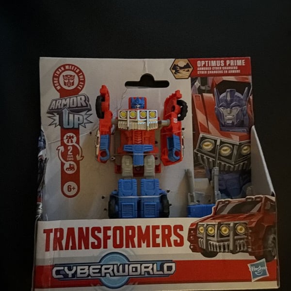 New Hasbro Transformers Cyberworld Armored Cyber Changers Optimus Prime