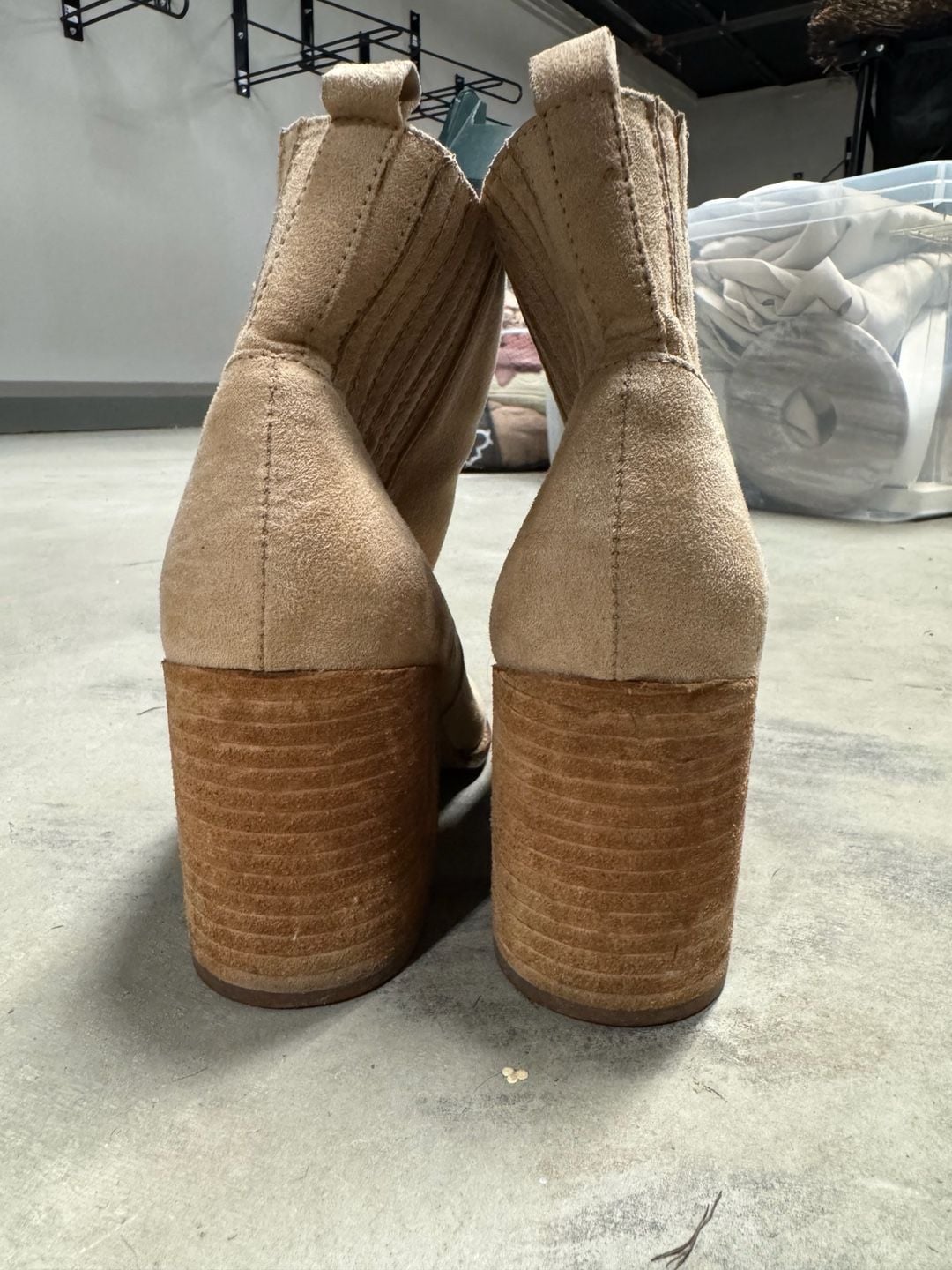 Steve Madden Pointed Toe Block Heel Booties Tan Suede 7