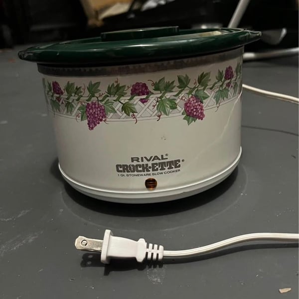 Rival Crock-Ette Size 1 Qt Grape Vine Stoneware Slow Cooker