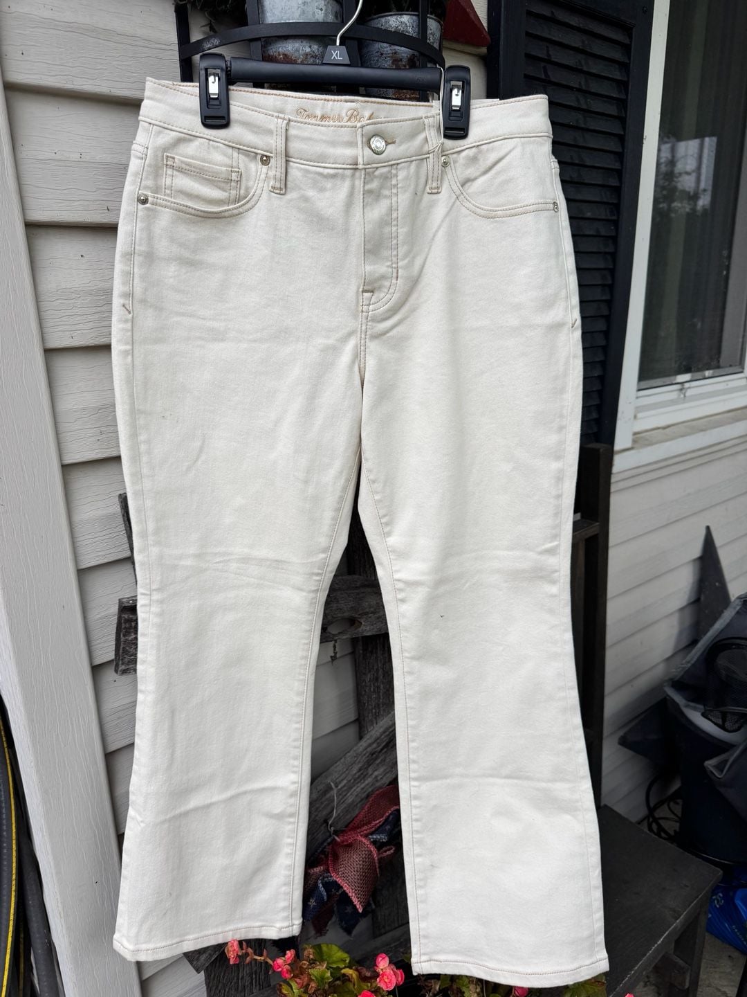 Indigo Palms Mid Rise Crop Mini Boot Size 10 White Jeans 2