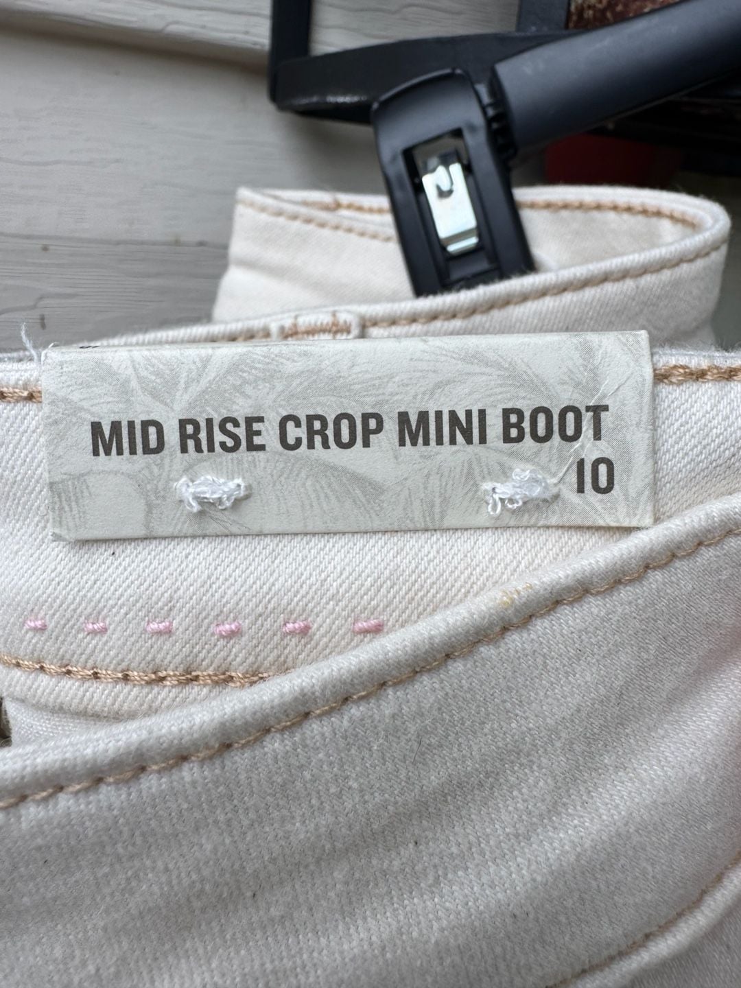 Indigo Palms Mid Rise Crop Mini Boot Size 10 White Jeans 4