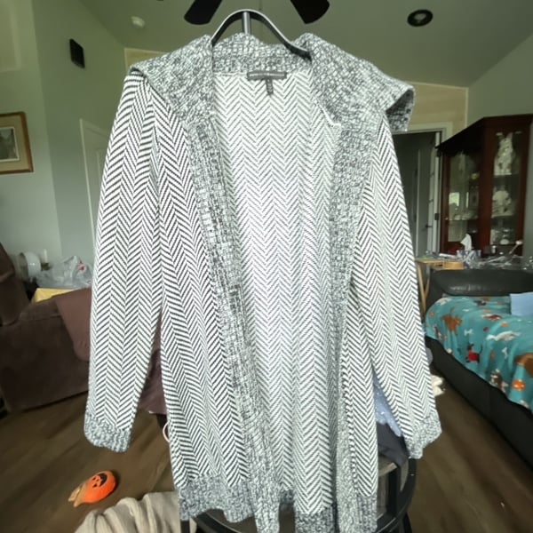 White House Black Market Cardigan Sweater Size L Black White Herringbone