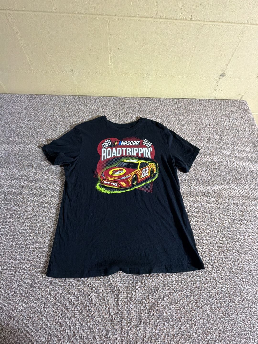 Buc-ee's NASCAR Road Trippin' T-Shirt Size L Black 2