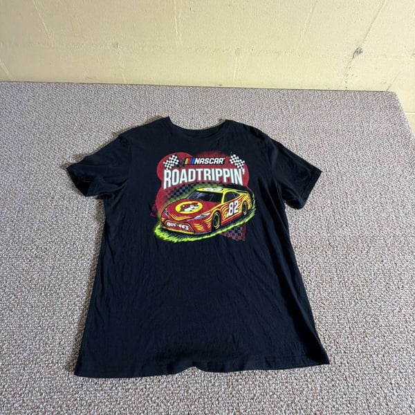 Buc-ee's NASCAR Road Trippin' T-Shirt Size L Black