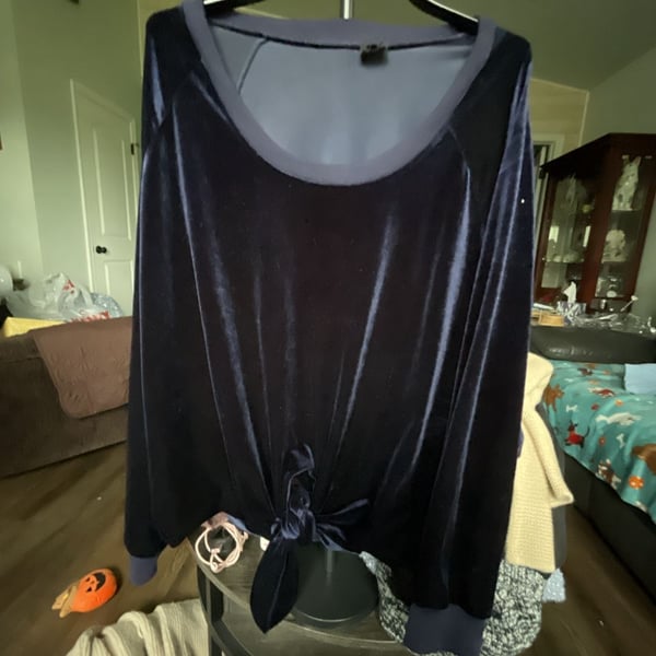 Nude Velvet Long Sleeve Tie Front Pullover Size L Navy Blue