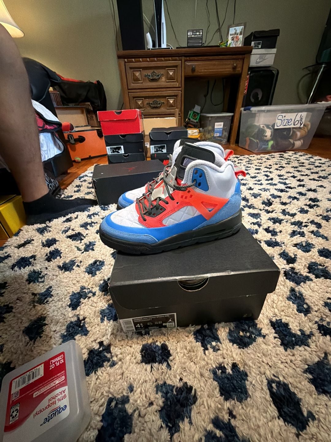 Jordan Winterized Spizike Size 4.5Y or 6 women Photo Blue Hot Lava 4