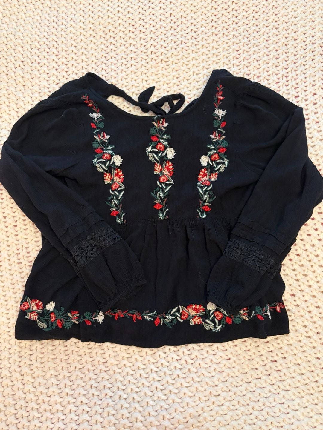 American Eagle Black Floral Embroidered Peasant Blouse Size XS 2