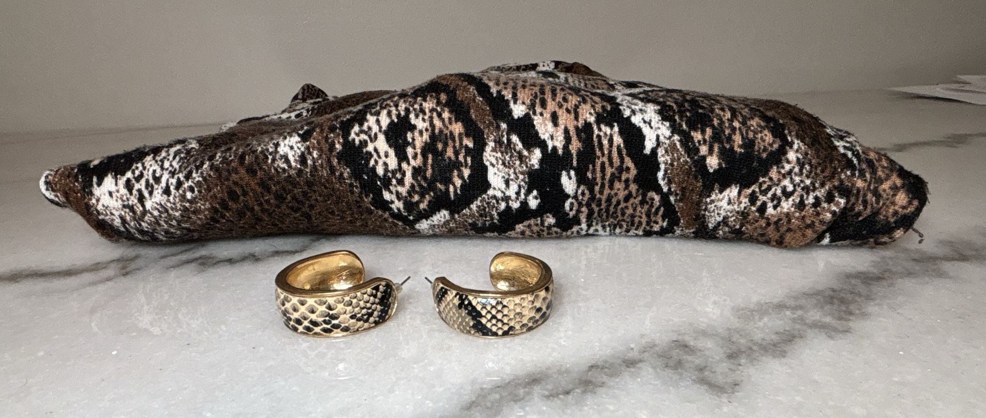 Pierri New York Cardigan Brown Snake Print with matching earrings 5
