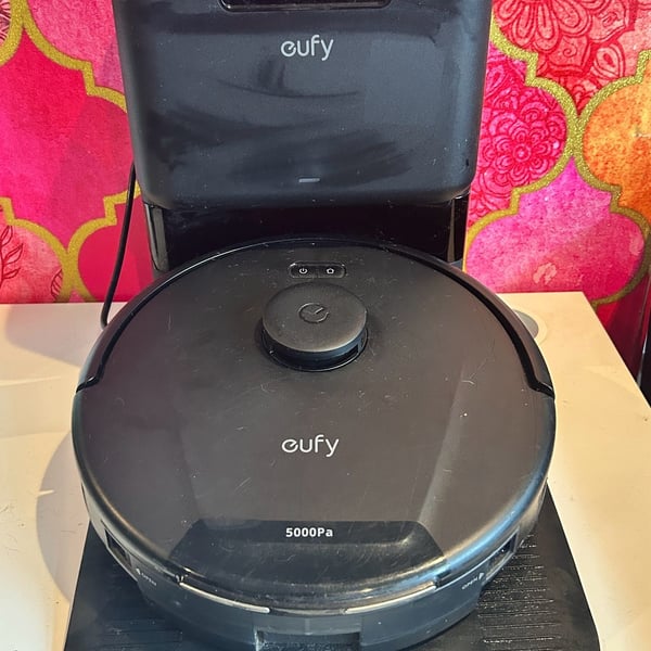 Eufy L60 SES Robot Vacuum with Self Empty Station Black