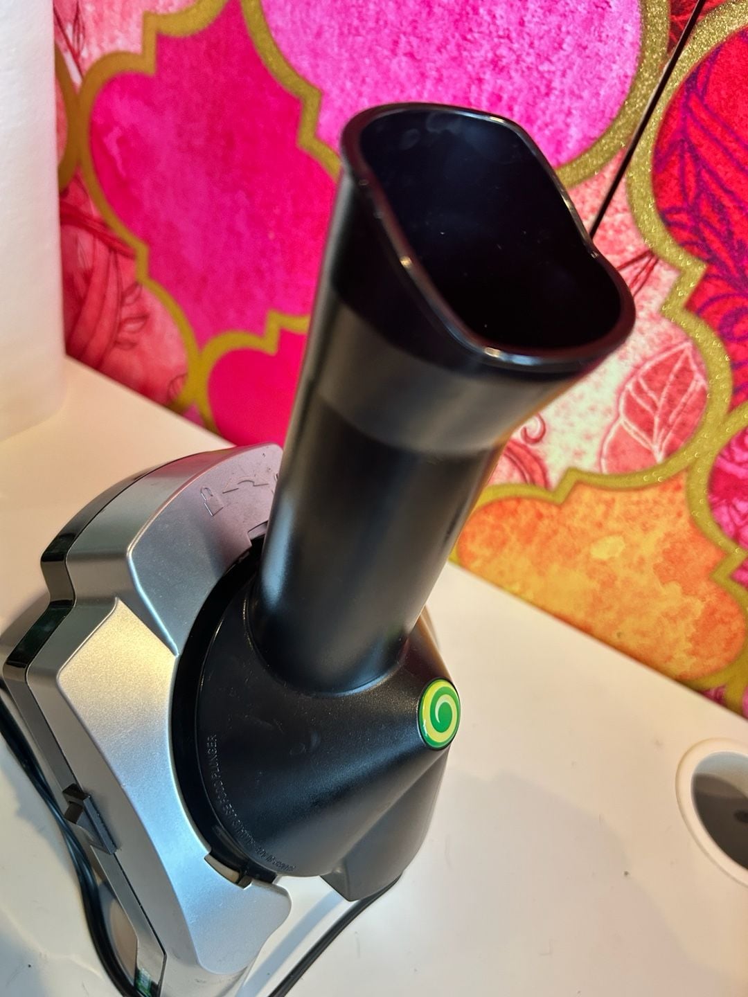 Yonanas Frozen Treat Maker Model 901 Silver and Black 4