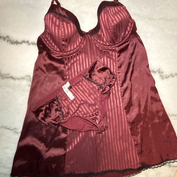 Gilligan O'Malley Babydoll Set Top Size L Bottom Size M Red Satin Striped Lingerie