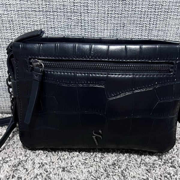 Simply Vera Vera Wang Signature Crossbody Black Croc Embossed Bag