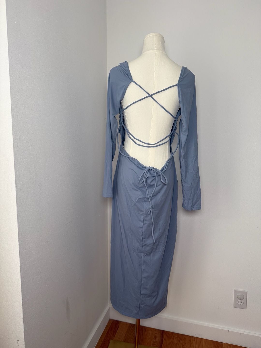Halara Long Sleeve Midi Dress Size XL Blue Activewear Open Back 2