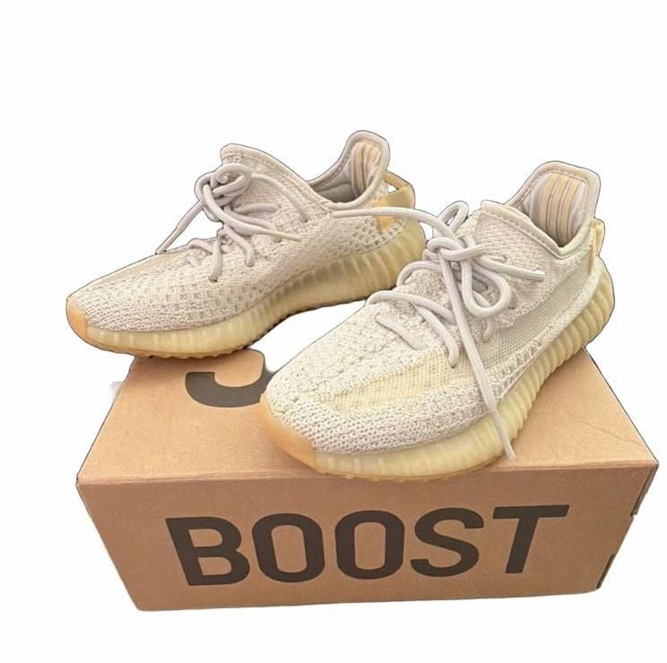Adidas Yeezy Boost 350 V2 Size US 5.5 Light Light 7