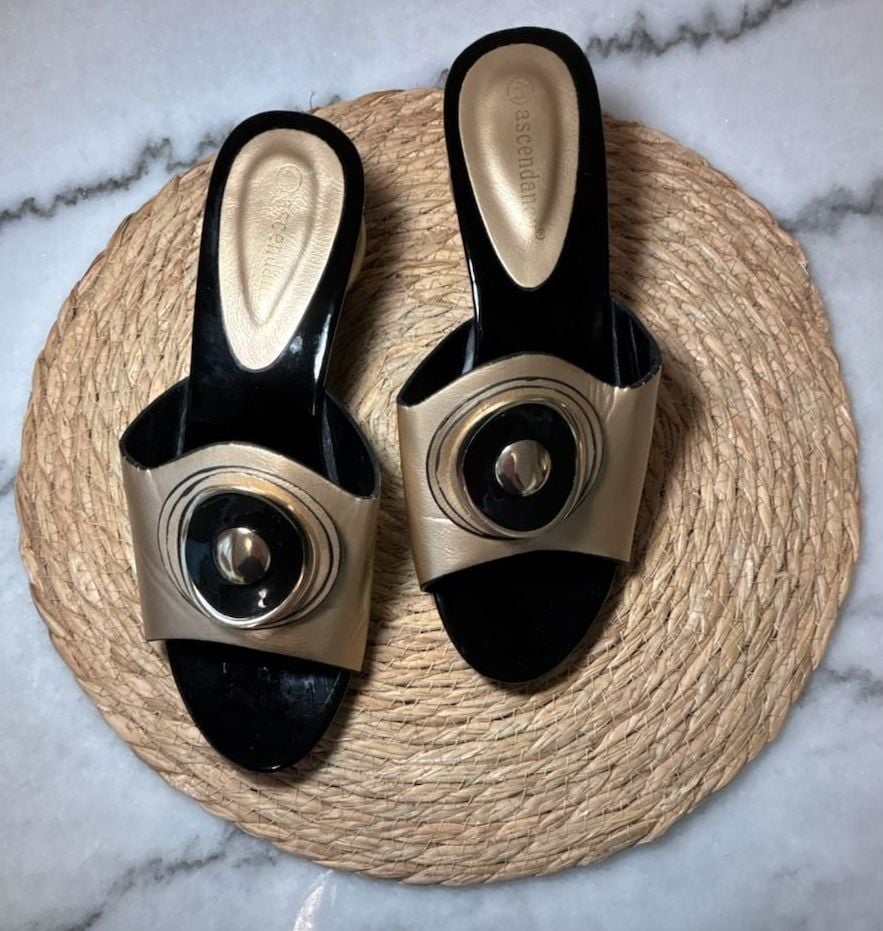 Ascendance Sandals Size 9.5 Gold Black Heel Slides 2