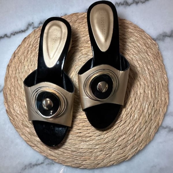 Ascendance Sandals Size 9.5 Gold Black Heel Slides