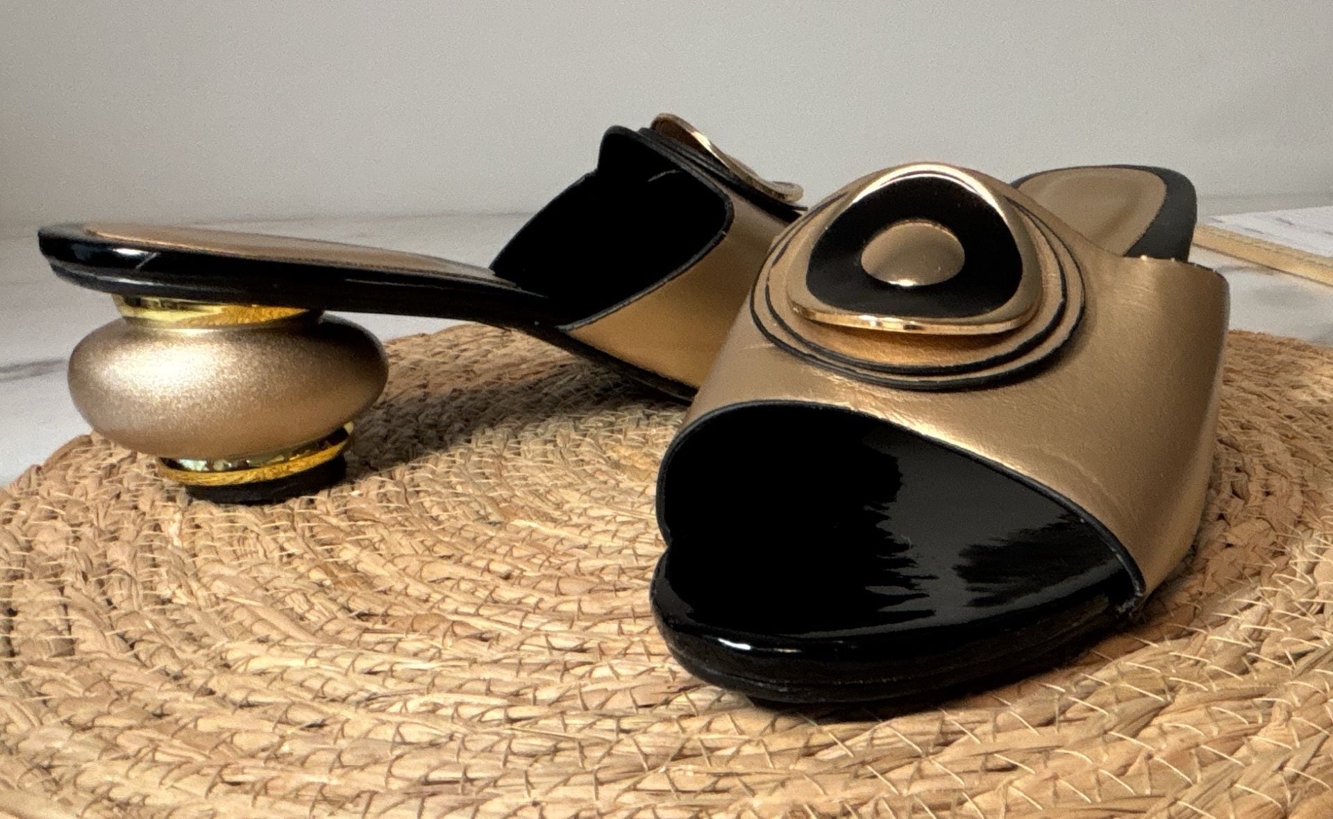 Ascendance Sandals Size 9.5 Gold Black Heel Slides 5
