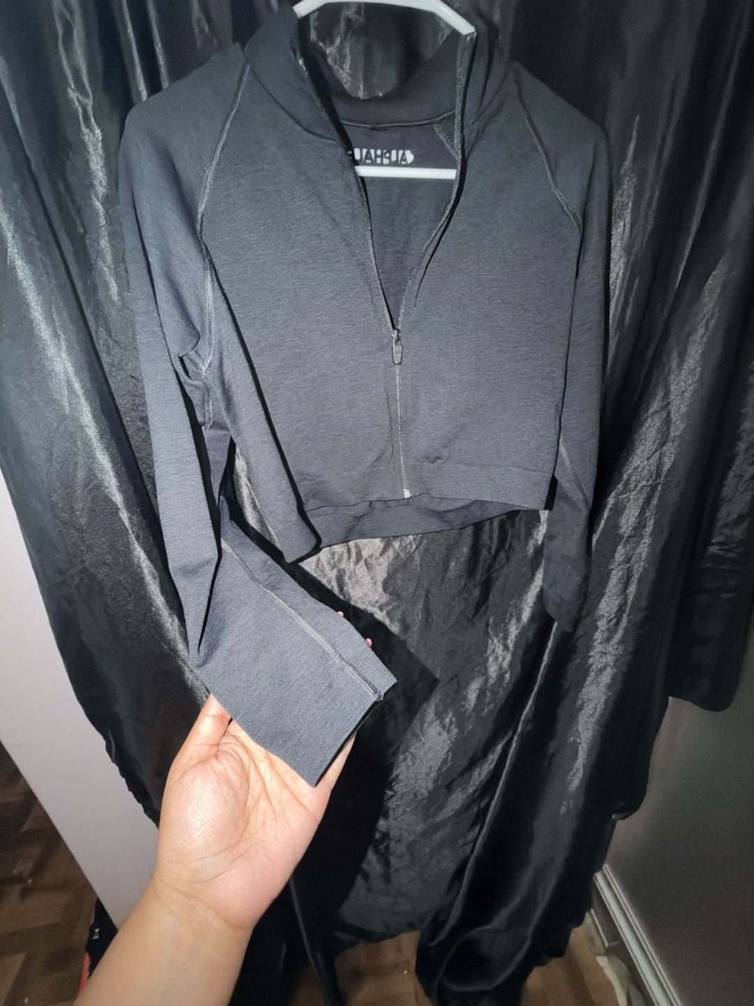 Alphalete Amplify Jacket Size XXL Black Full Zip Cropped Workout 4