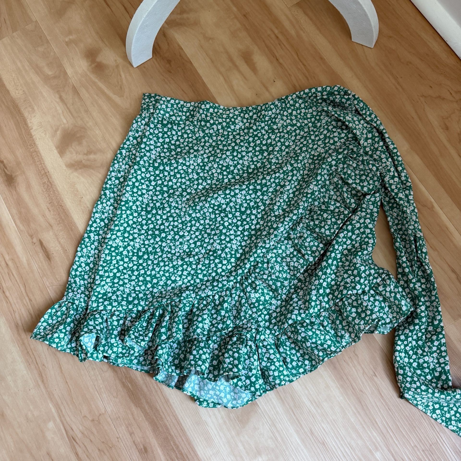 HYFVE Green Floral wrap skirt, skort size Small 3