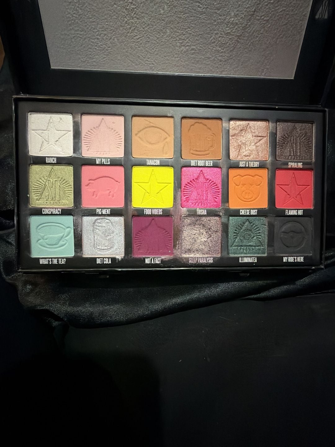 Jeffree Star Cosmetics Conspiracy Eyeshadow Palette 6