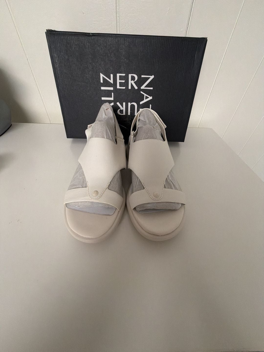 Naturalizer Lillian Slingback Sandals Size 6.5W Warm White 2