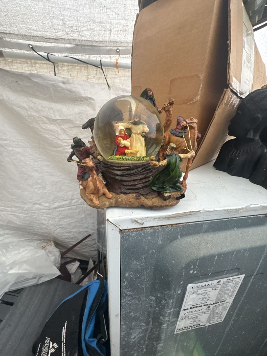 Nativity Scene Christmas Musical Water Globe with Three Kings and Camels 2