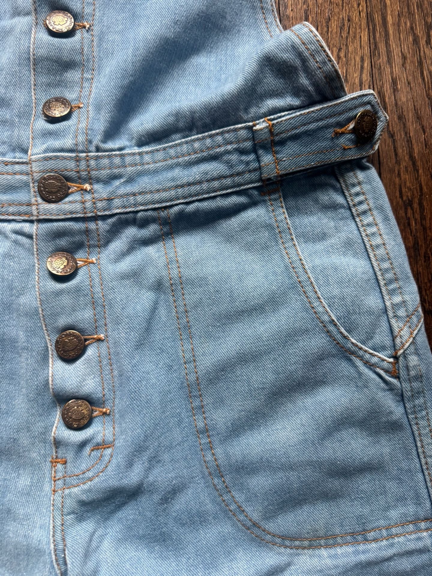 VTG ‘70s Grapevines 29x32 WOMENS DENIM BELL BOTTOMS BIB OVERALLS w/ BUTTON FRONT 7
