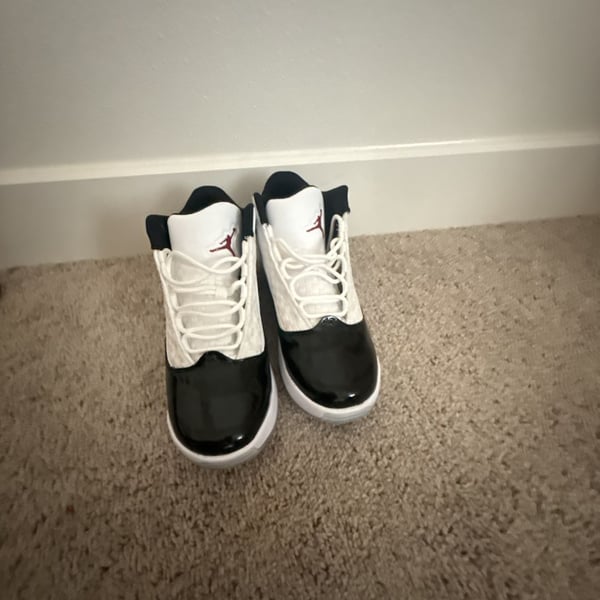 Jordan Max Aura 2 White Black Gym Red Basketball Shoes