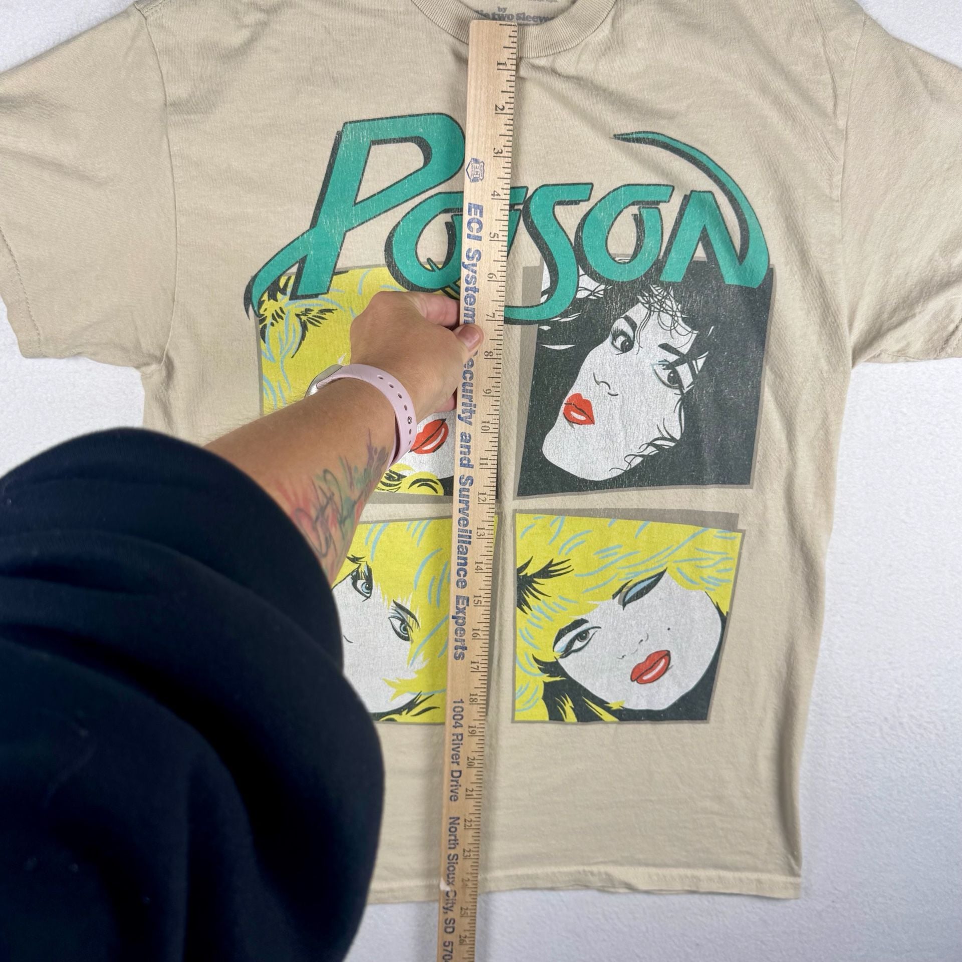 Poison Look What The Cat Dragged In T-Shirt Size M Beige 7