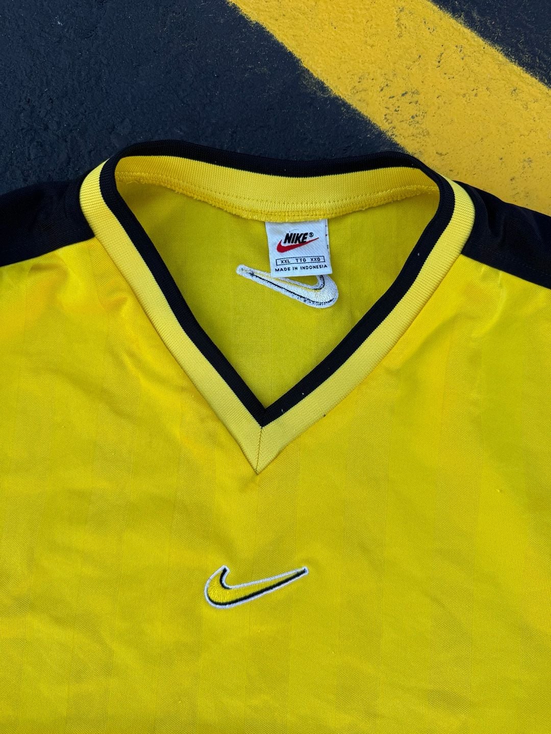 Nike Vintage V-Neck Jersey Size XXL Yellow Black Mini Swoosh 3