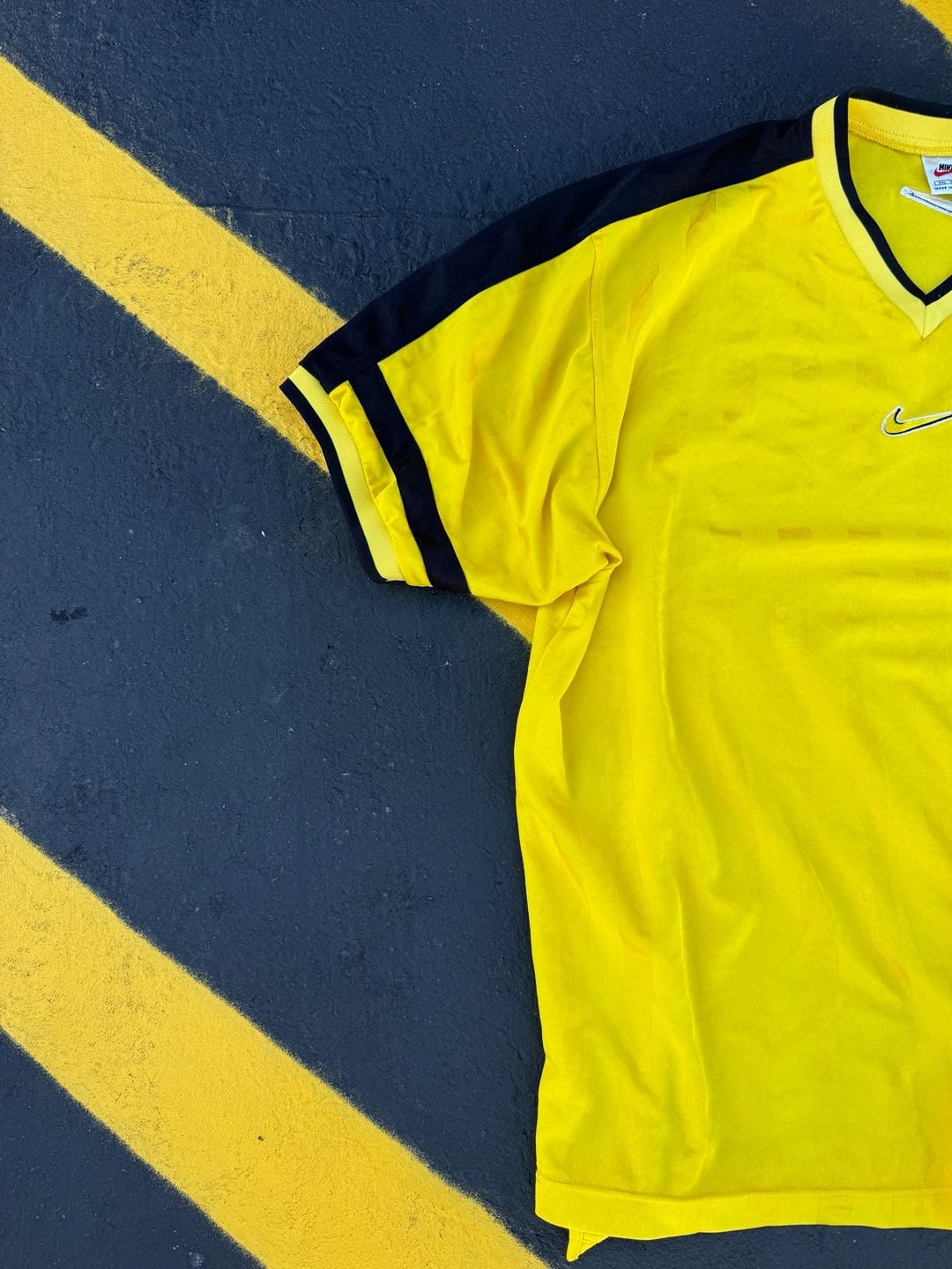 Nike Vintage V-Neck Jersey Size XXL Yellow Black Mini Swoosh 4