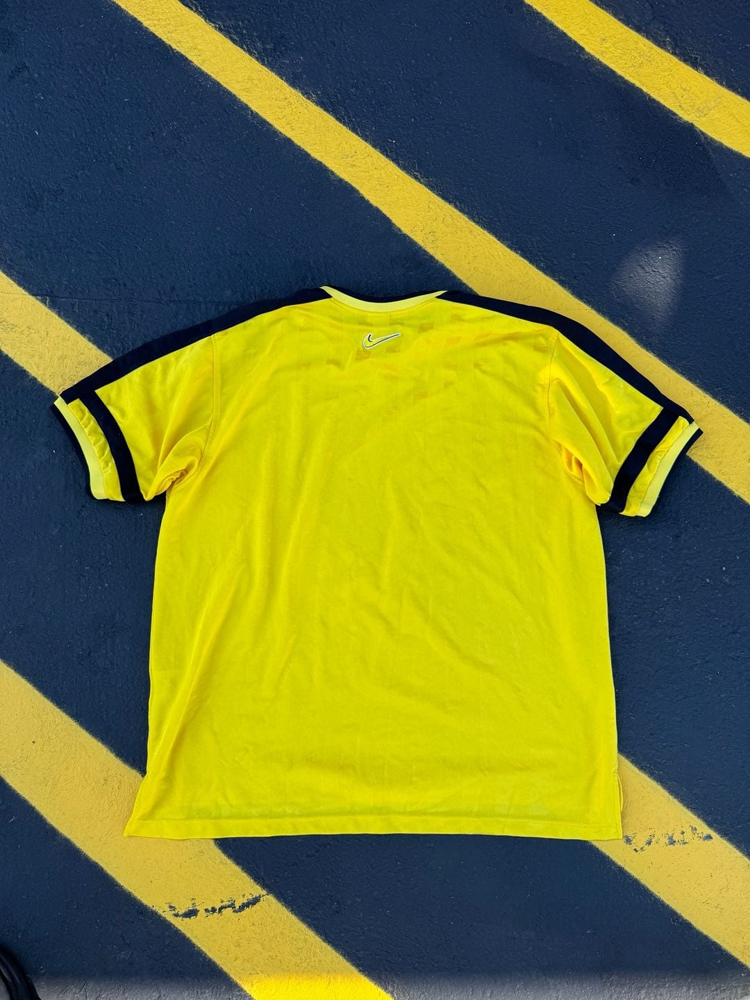 Nike Vintage V-Neck Jersey Size XXL Yellow Black Mini Swoosh 6