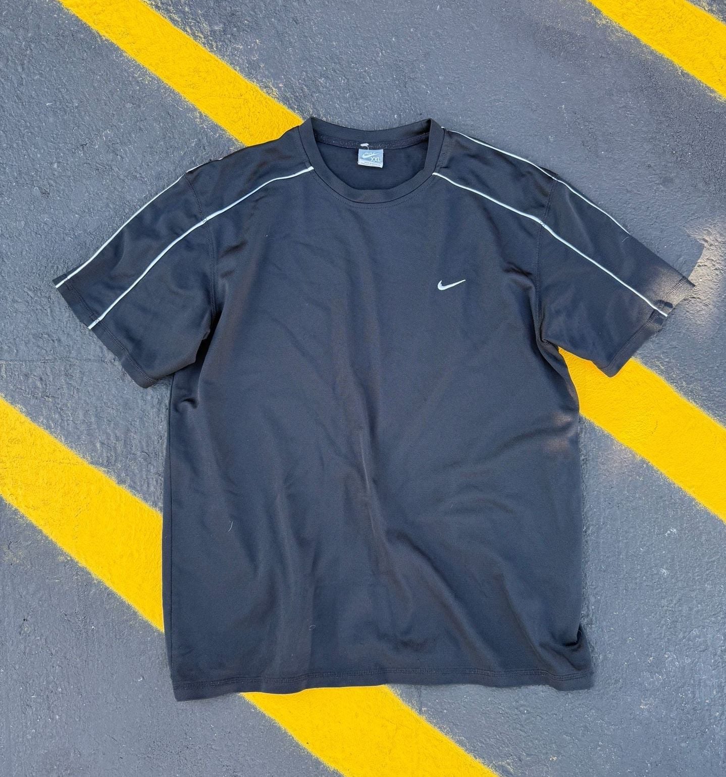Nike Swoosh T-Shirt Size XXL Black Athletic Workout 2