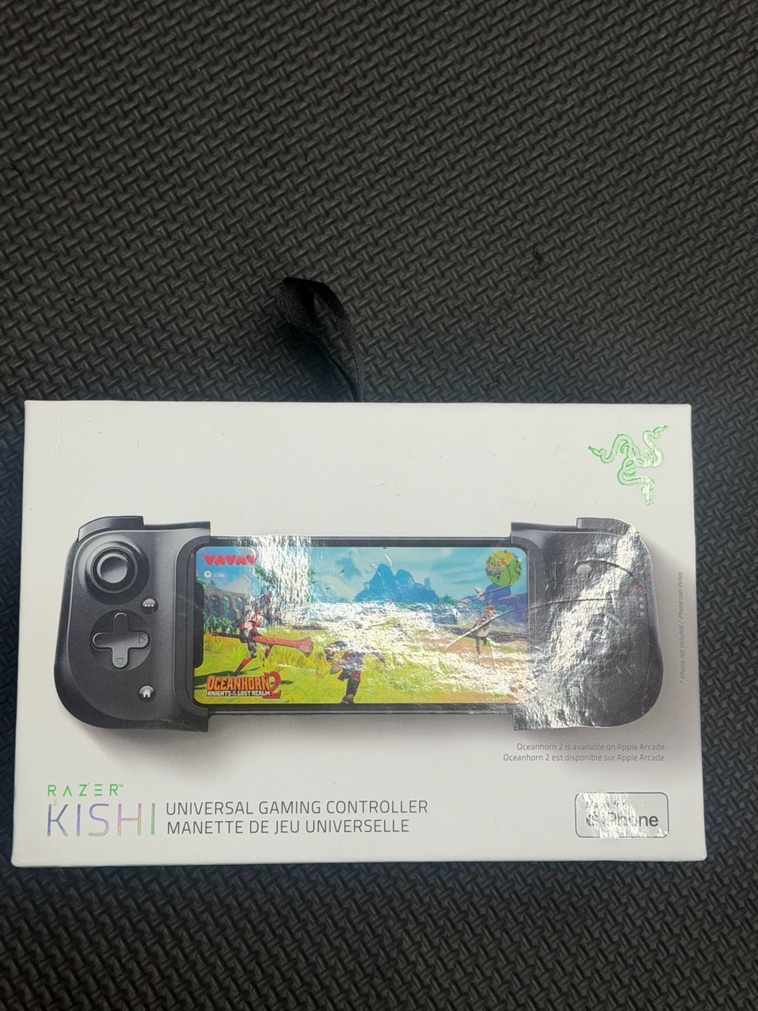 Razer Kishi Universal Gaming Controller for iPhone 1