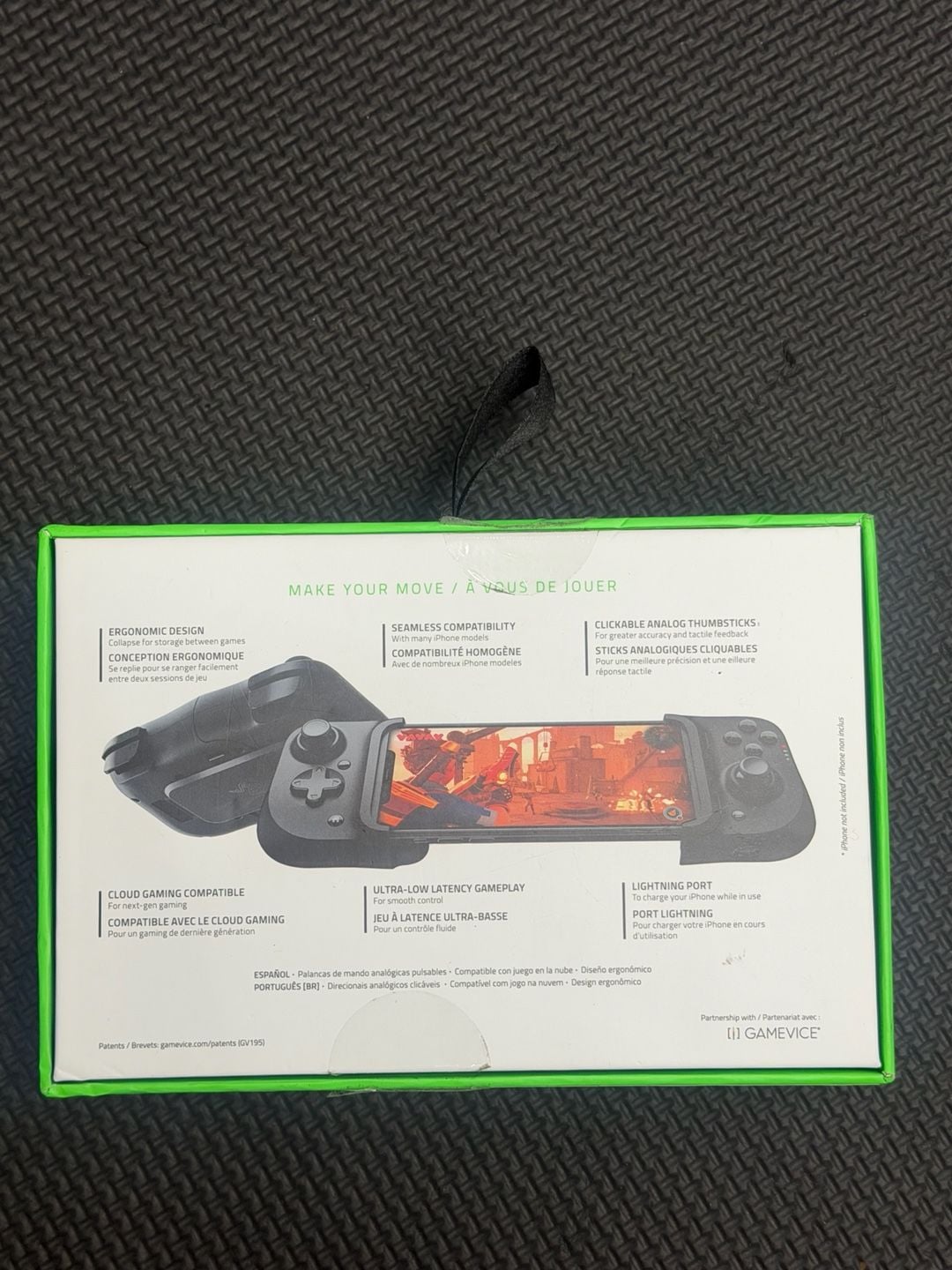 Razer Kishi Universal Gaming Controller for iPhone 2