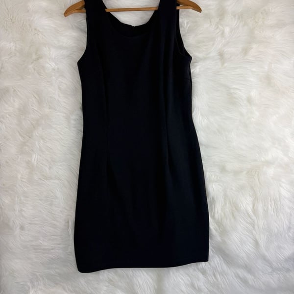 Vintage Metro Collection NY 10001 Black Sleeveless Princess Seam Sheath Dress