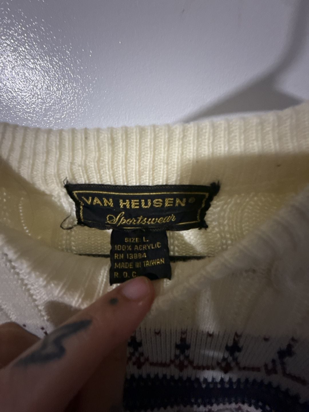 Van Heusen Sportswear Cable Knit Sweater Size L Cream Fair Isle 3