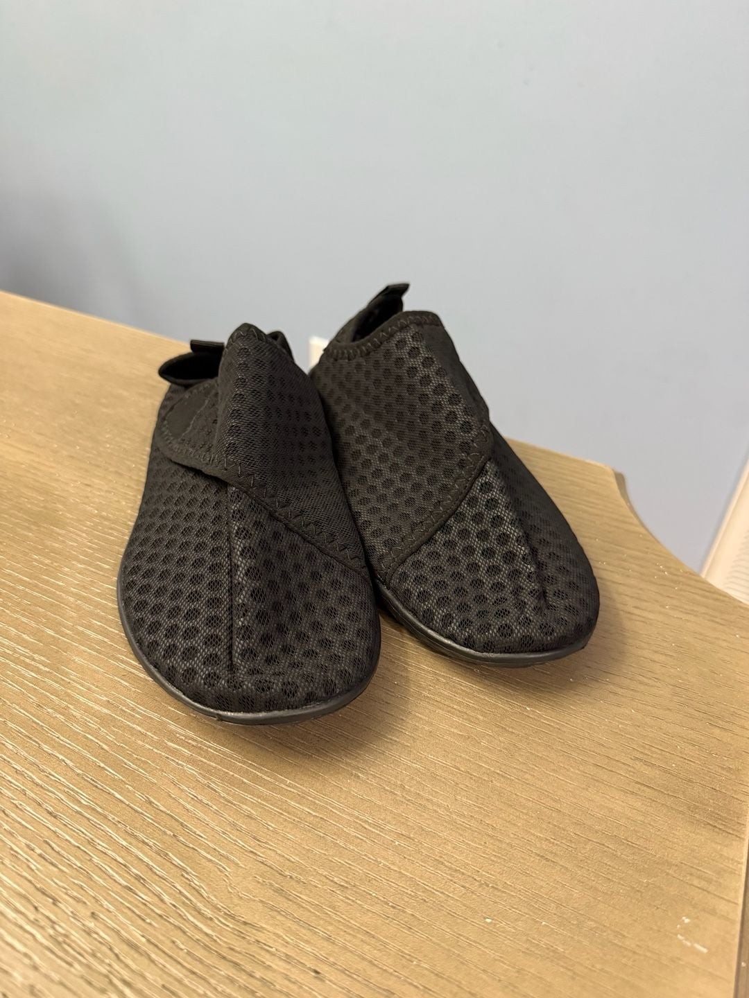 Amoji Water Shoes Size M Black Aqua Beach Swim Pool Barefoot Socks 2