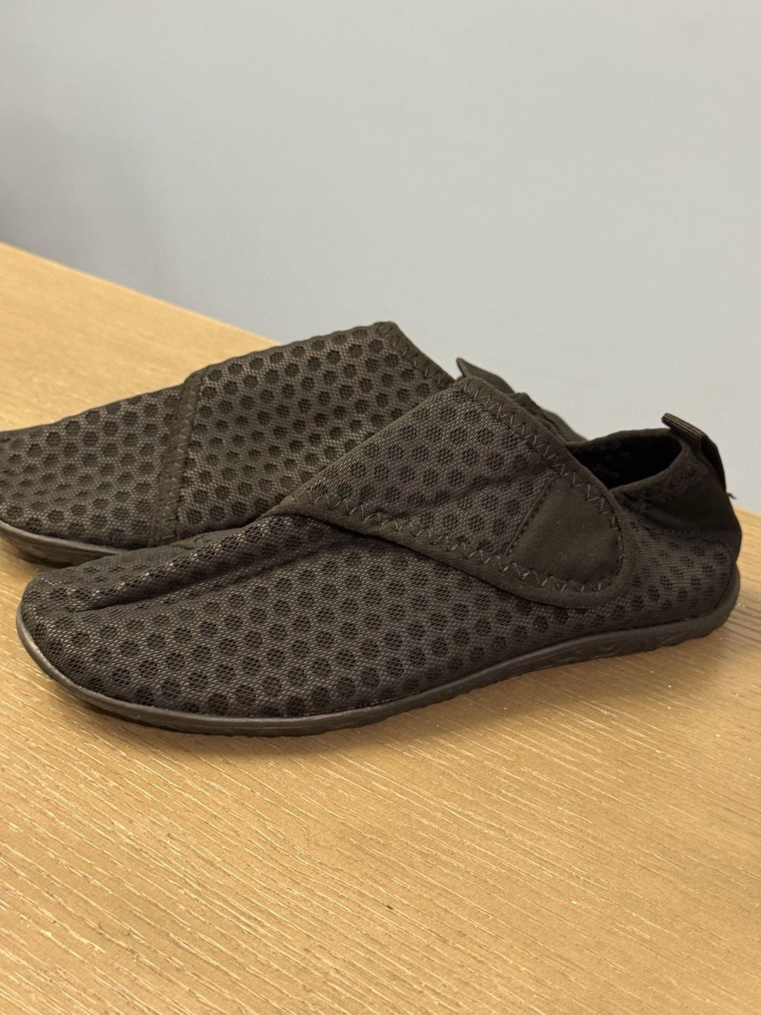 Amoji Water Shoes Size M Black Aqua Beach Swim Pool Barefoot Socks 4