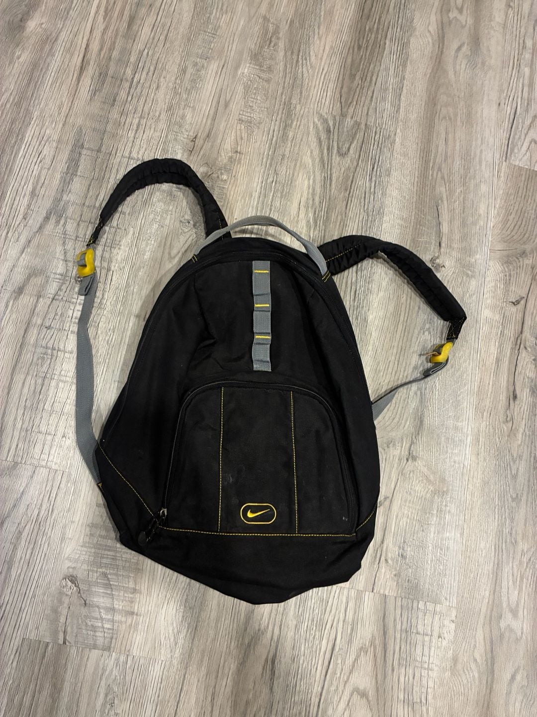 Nike Vintage Black Yellow Contrast Stitch Backpack Bag 2