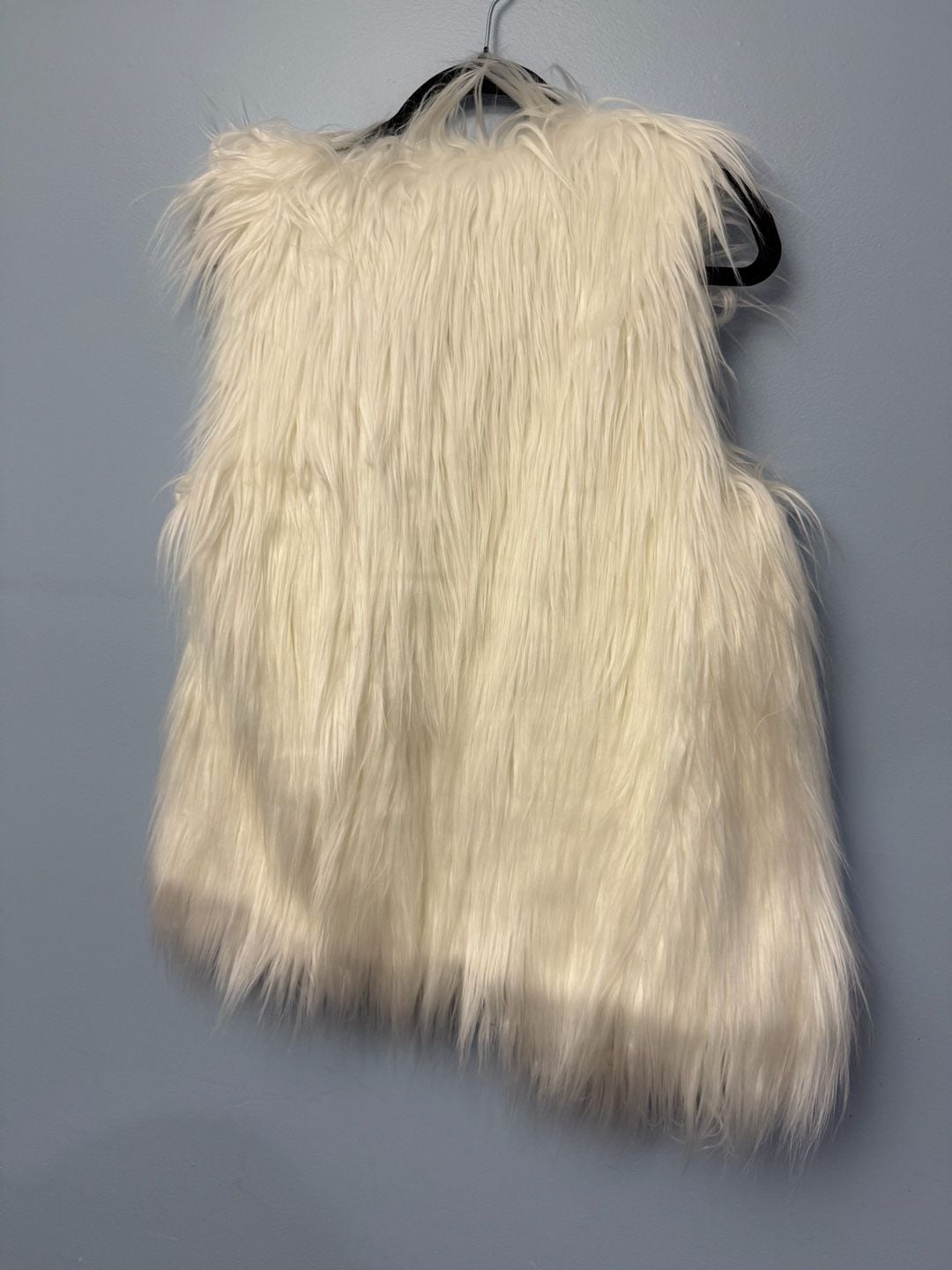 Weekend Love Faux Fur Vest Size M White Open Front Sleeveless Jacket 10